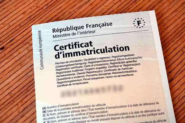 découvrez comment simplifier le processus d'obtention de votre carte grise en quelques étapes faciles. acquérez des conseils pratiques et des astuces pour naviguer efficacement dans les formalités administratives liées à votre véhicule.