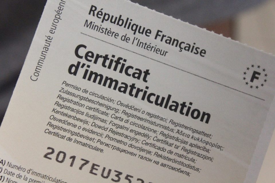 obtenez votre carte grise en ligne facilement et rapidement ! simplifiez vos démarches administratives avec notre service en ligne sécurisé. ne perdez plus de temps à faire la queue, faites votre demande de certificat d'immatriculation depuis chez vous en quelques clics.