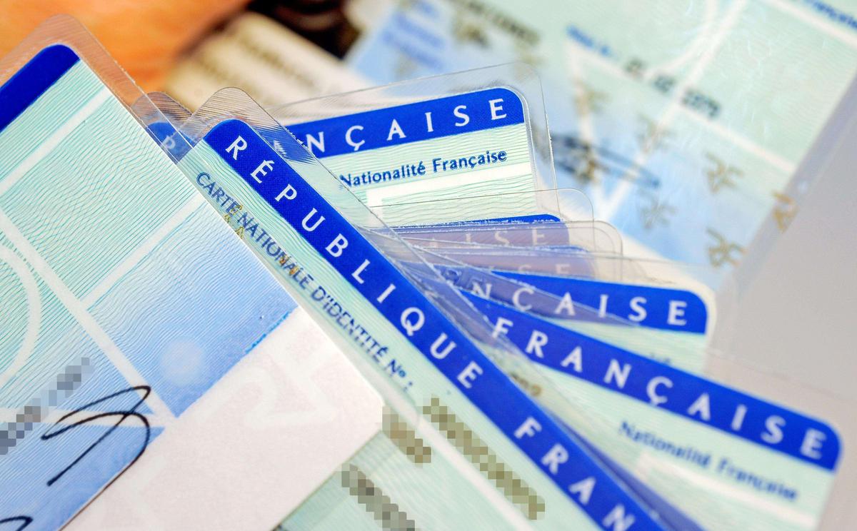 obtenez rapidement votre certificat d'immatriculation en gironde. découvrez les démarches nécessaires, les documents requis et les conseils pour simplifier votre processus d'enregistrement de véhicule.