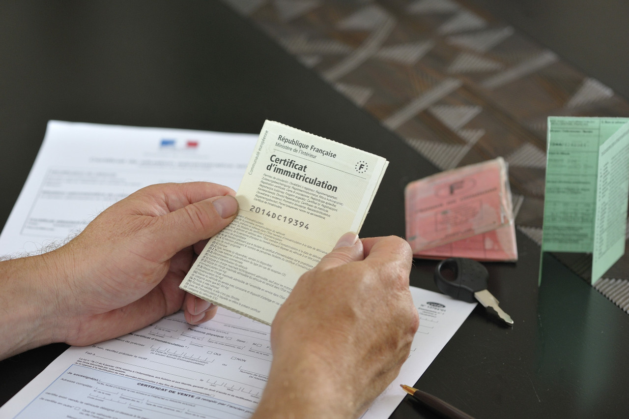 découvrez comment effectuer le changement d'adresse sur votre carte grise par courrier. suivez notre guide étape par étape pour simplifier vos démarches administratives et assurer que vos informations sont à jour.