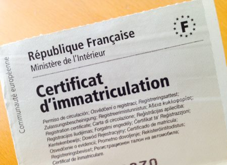 découvrez comment simplifier la démarche de carte grise avec notre guide complet. obtenez des conseils pratiques, des astuces et des informations utiles pour faciliter vos démarches administratives liées à votre véhicule.